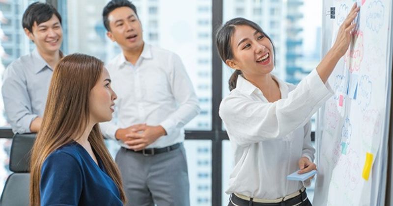 Chuyên viên truyền thông thương hiệu và marketing điểm đến