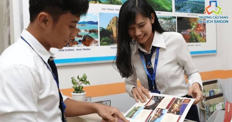 Chuyên viên thiết kế và điều hành tour du lịch