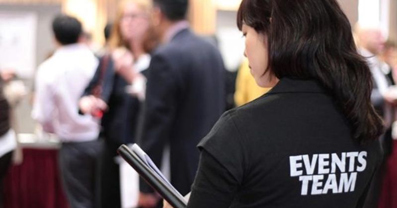 Chuyên viên tổ chức sự kiện và marketing du lịch