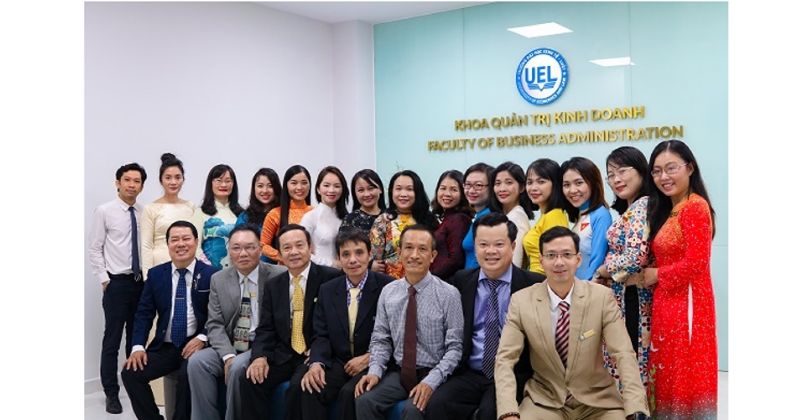 Giảng viên đào tạo chuyên ngành du lịch và lữ hành