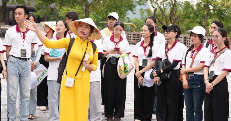 Học ngành du lịch ra trường làm gì_ Cơ hội việc làm và mức lương