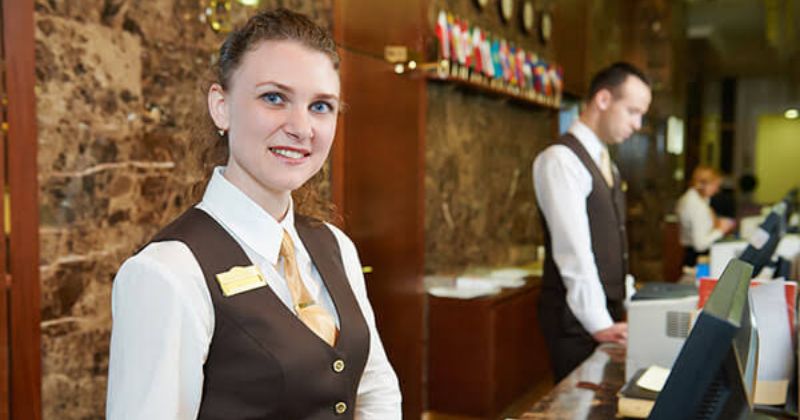Mô tả công việc chi tiết của nhân viên lễ tân khách sạn