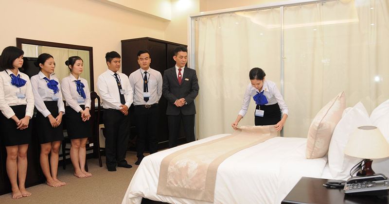 Ngành du lịch khách sạn nên học trường nào ở TPHCM tốt nhất